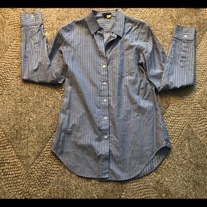Theory tailored women’s dress shirt. Size small